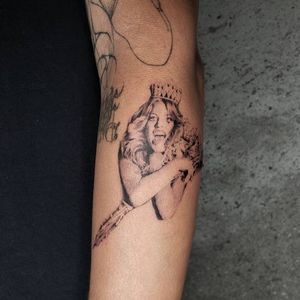 Illustrative tattoo by Kristianne aka krylve #kristianne #krylev #illustrative #hole #courtneylove #music #rockandroll