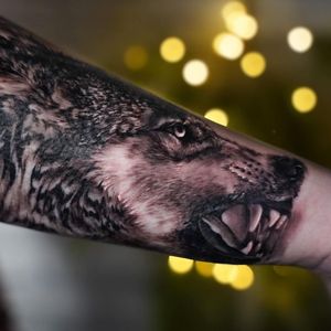 Tattoo by Nina Richards #NinaRichards #realism #wolf #animal #blackandgrey