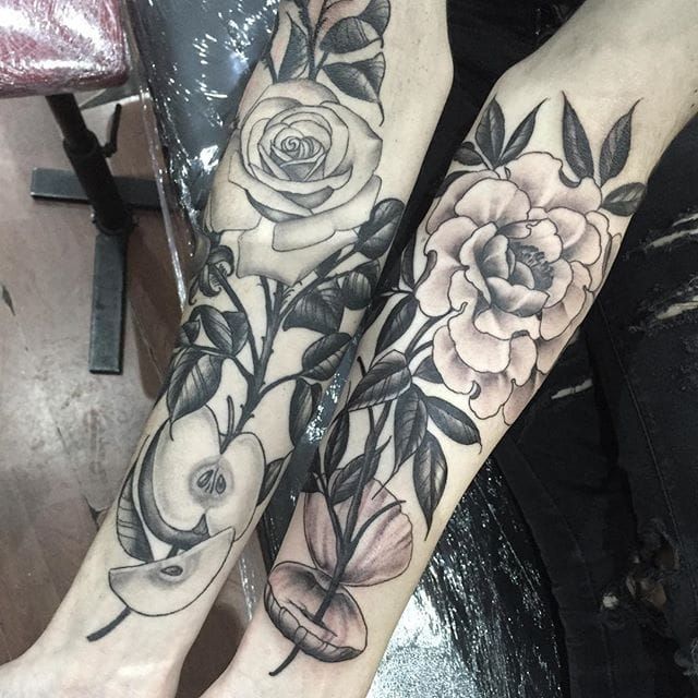 traditional rose tattoos black and grey