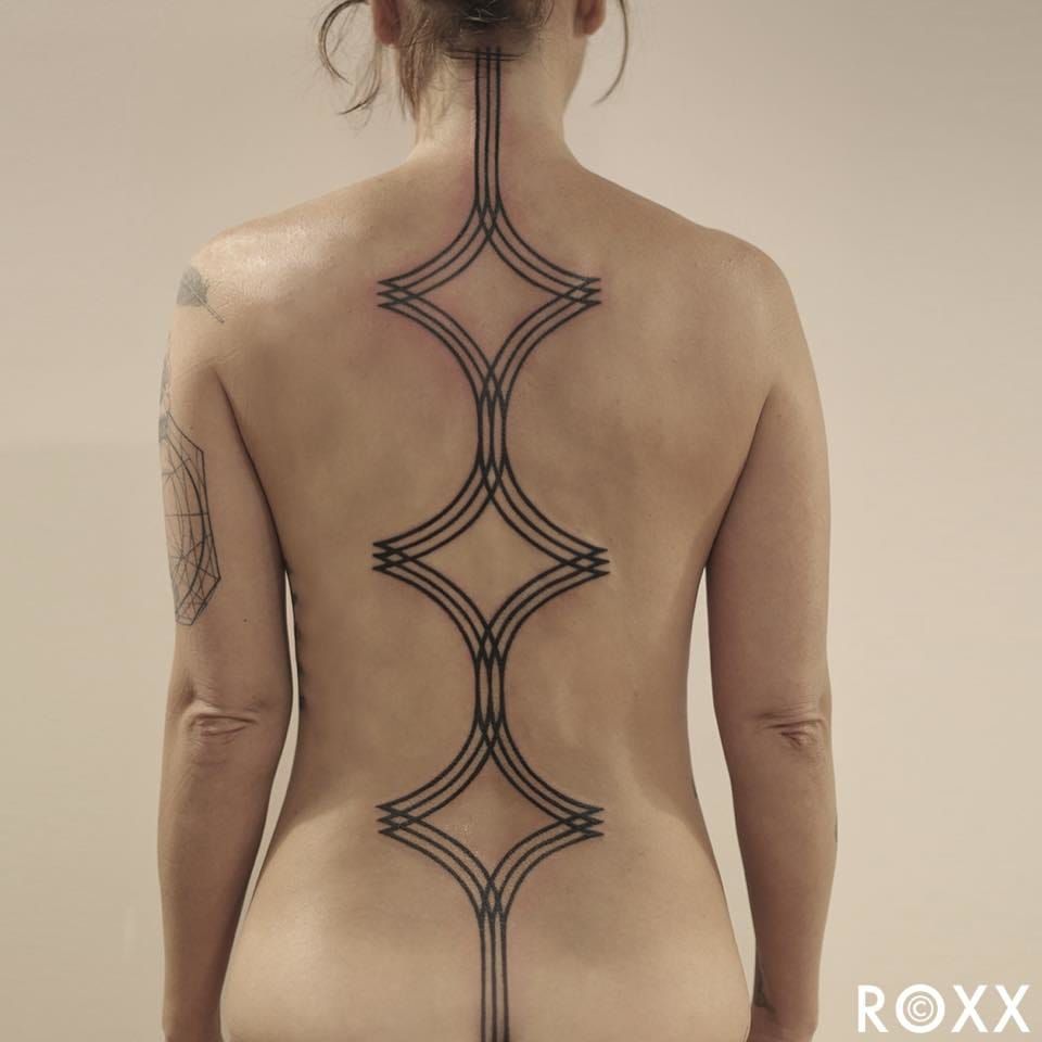 Badass linework tattoo By Roxx. #linework #geometric #roxx