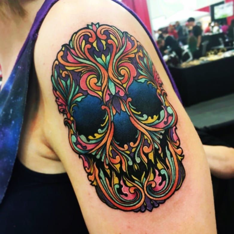 18+ Skull Love Tattoo