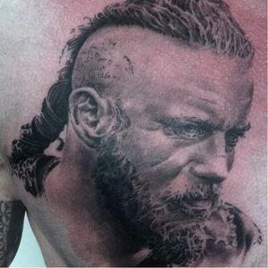 Ragnar tattoo by Stephane Bueno #StephaneBueno #ragnar #ragnarlothbrok #vikings #portrait