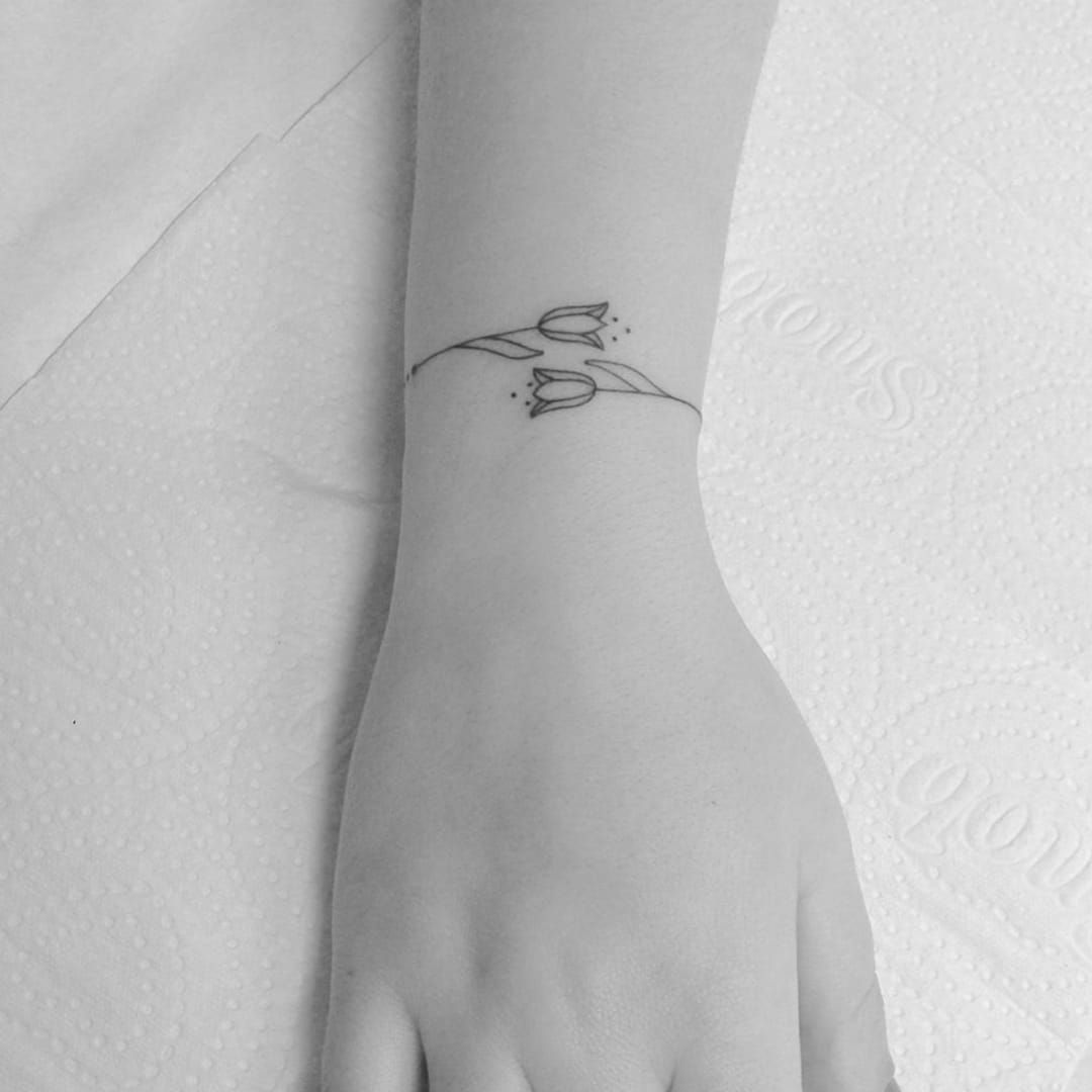 Good Vibes Body Art - Delicate claddagh bracelet tattoo by Tiffany.  #braclettattoo #goodvibesbodyart #wristtattoo | Facebook