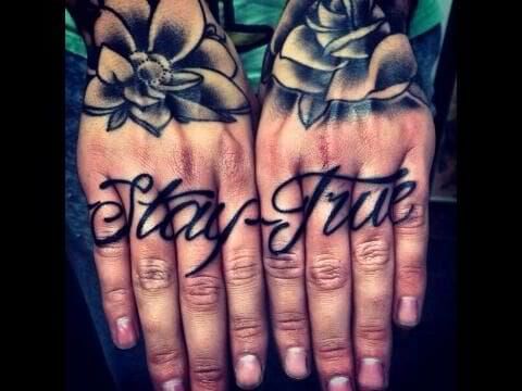 Something to live by and constantly remind us... Finger tattoo by unknown artist. #finger #fingertattoos #lettering #staytrue