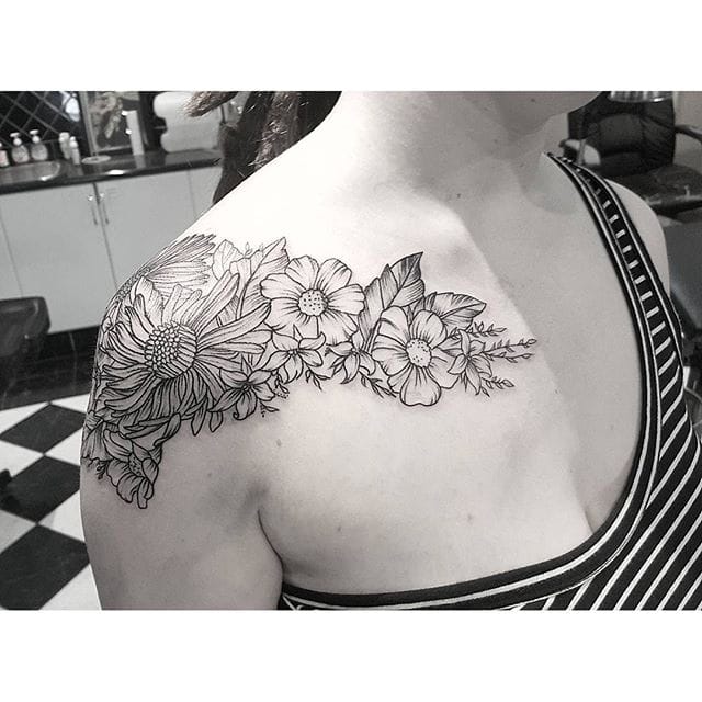 Tattoo uploaded by Xavier • Floral collarbone tattoo by Eloise Entraigues. #linework #floral #flower #botanical #collarbone • Tattoodo Tattoo uploaded by Xavier • Floral collarbone tattoo by Eloise Entraigues. #linework #floral #flower #botanical #collarbone • Tattoodo