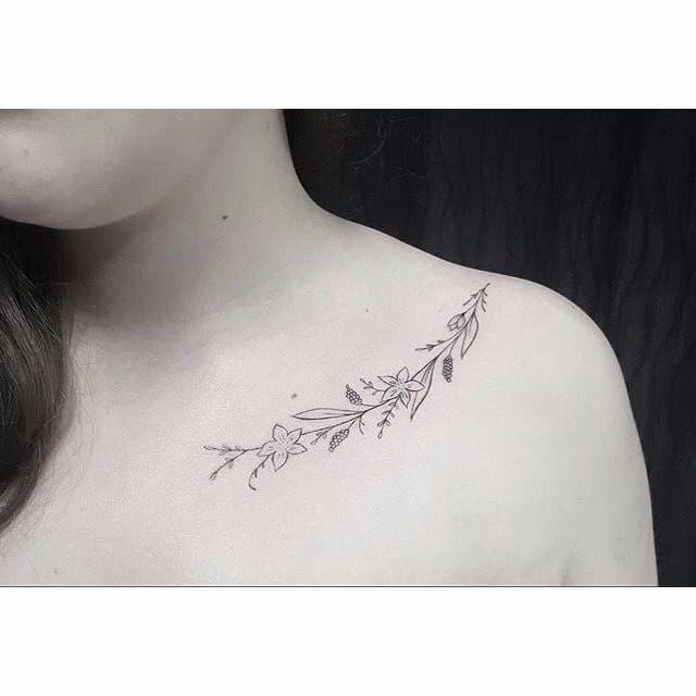 Floral Collar Bone Tattoo  Bone tattoos Shoulder tattoos for women Collar  bone tattoo