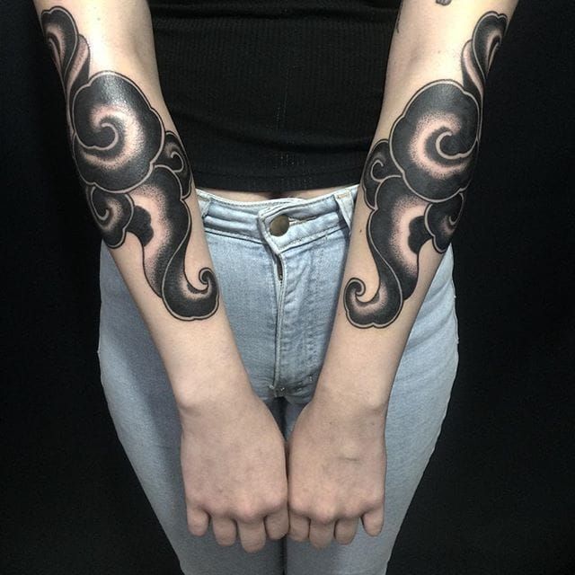 Afbeeldingsresultaat voor korean cloud tattoo  Cloud tattoo Pattern tattoo  Maori tattoo