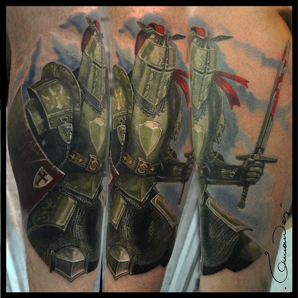 Gorgeous realistic tattoo by Alex Datch.