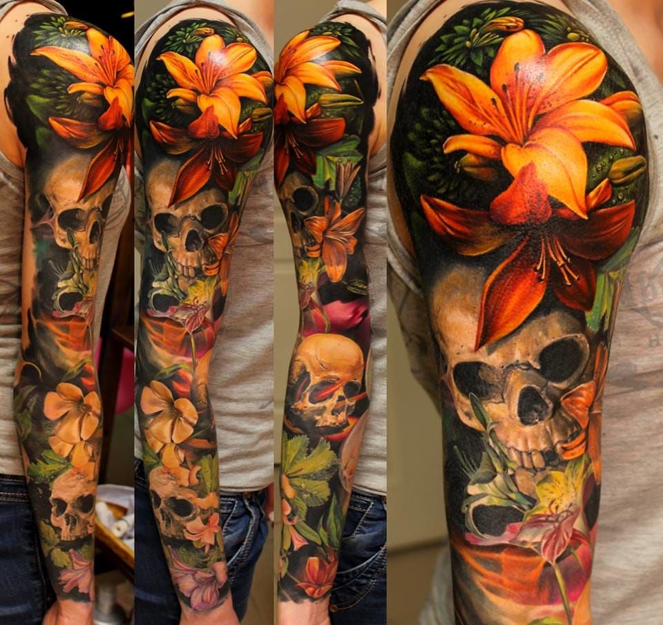 Skulls and flowers full sleeve realism by Ilya Fom (featured image)