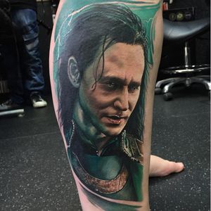 A picture-perfect color portrait of Loki from the Thor movies by Max Pniewski (IG—maxpniewski). #AmericanGods #Loki #Marvel #MaxPniewski #portraiture
