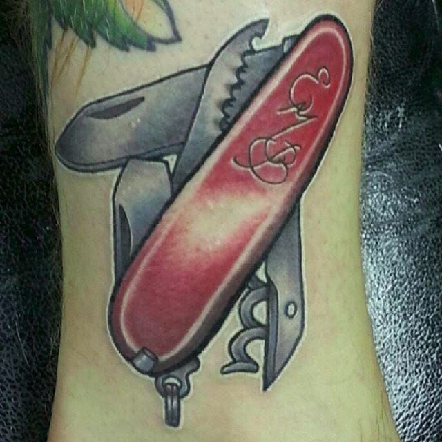 Swiss army knife tattoo  Tattoogridnet