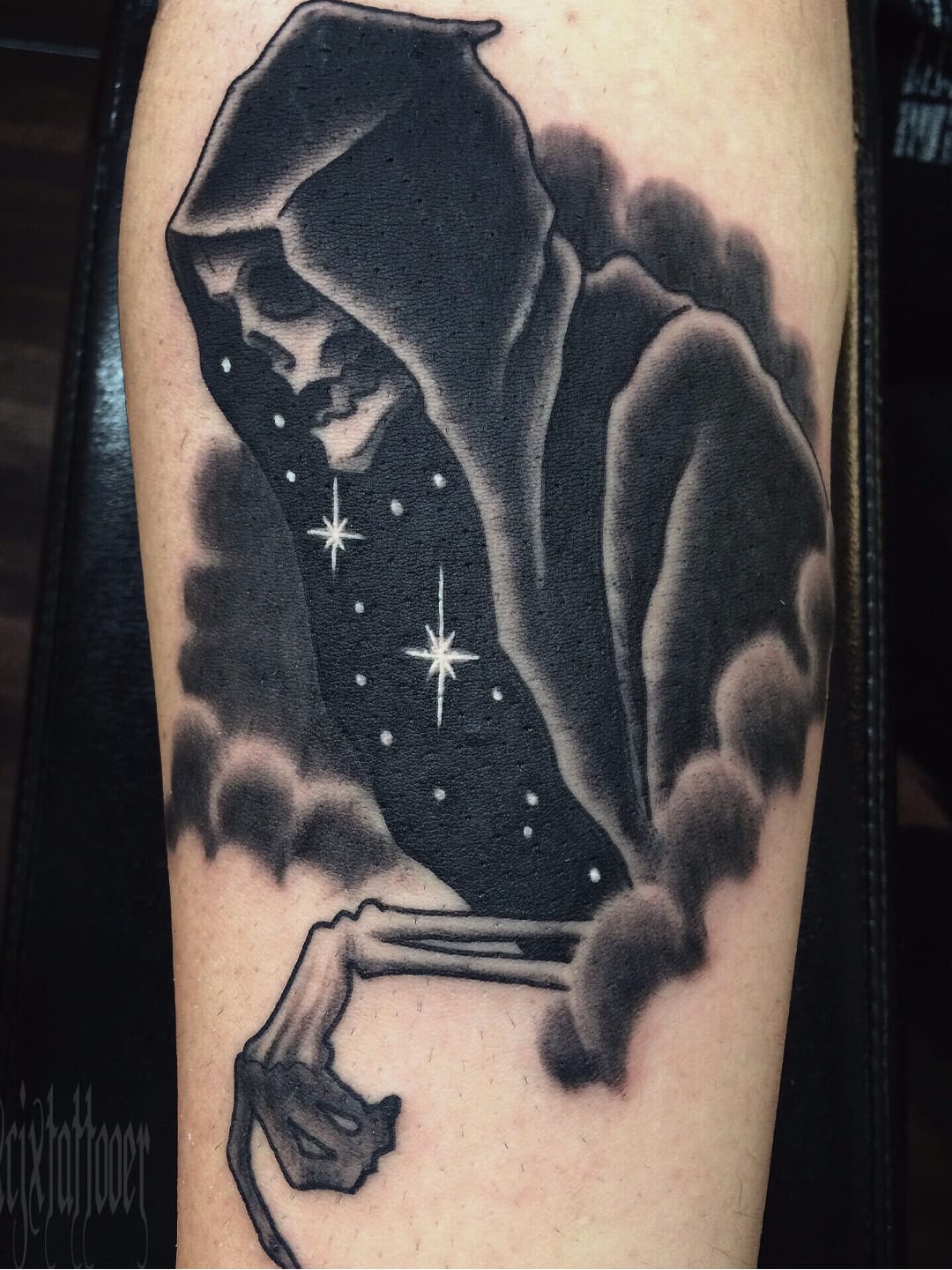 Feita pro Christopher Jade #ChristoherJade #ceifador #ceifeirotattoo #reapertatto #reaper #grimreaper #morte #death #skull #caveira #ceu #sky #noite #night #estrela #star #cloud #nuvem #blackwork