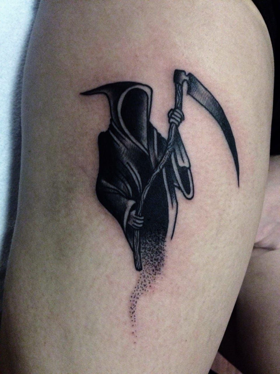 Feita por Mike Adams #MikeAdams #ceifador #ceifeirotattoo #reapertatto #reaper #grimreaper #morte #death #skull #caveira #pontilhismo #dotwork #blackwork