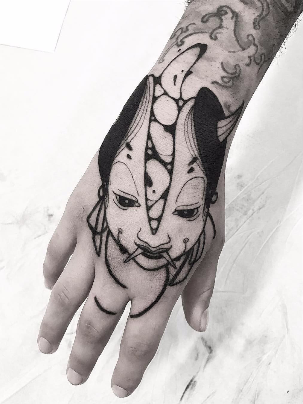 Por Oscar Hove #OscarHove #gringo #blackwork #oriental #rosto #face #mask #mascara #nohmask #noh #mascarajaponesa #japanesemask