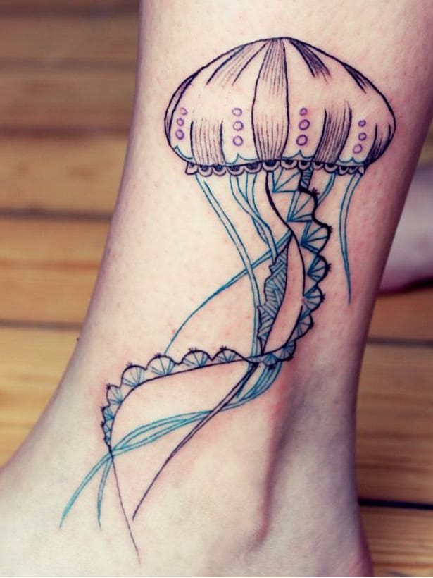 Por Capitaine Plum #CapitainePlum #aguaviva #jellyfish #jellyfishtattoo #graphic #grafica #colorida #colorful