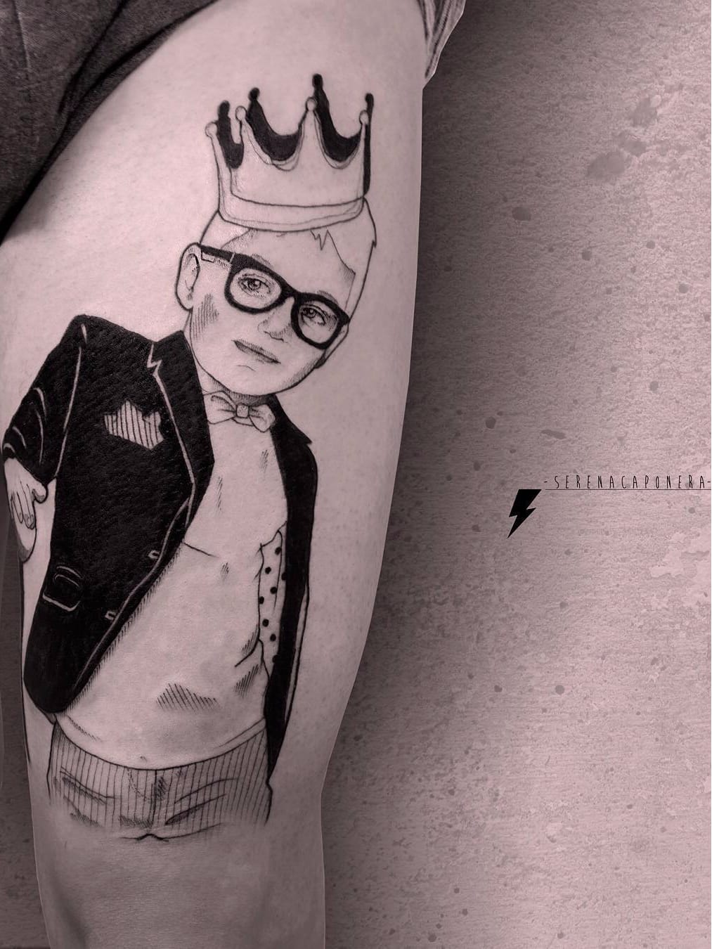 Rei do pedaço #SerenaCaponera #gringa #blackwork #grafico #graphic #vintage #boy #garoto #menino #king #rei #principe #prince #coroa #crown #oculos #glasses