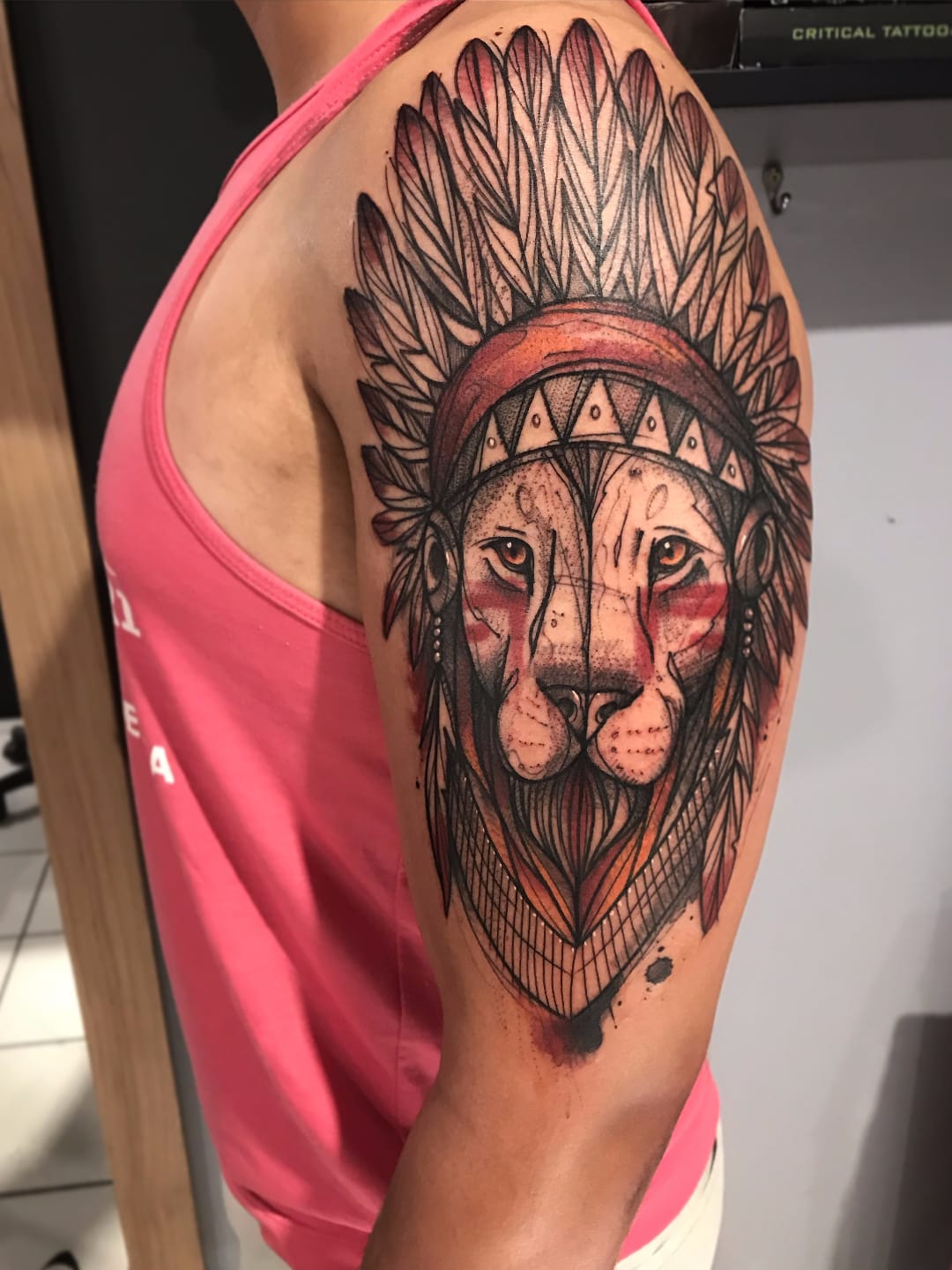Leão da tribo #GustavoTakazone #brasil #brazil #brazilianartist #tatuadoresdobrasil #aquarela #watercolor #sketchstyle #estilorascunho #leao #lion #cocar #headdress #pontilhismo #dotwork #indio #indian