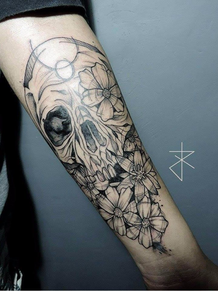#JoaoCarvalho #JoaoRabiscado #brasil #brazil #brazilianartist #tatuadoresdobrasil #blackwork #sketchstyle #flor #flower #skull #caveira #cranio #pontilhismo #dotwork