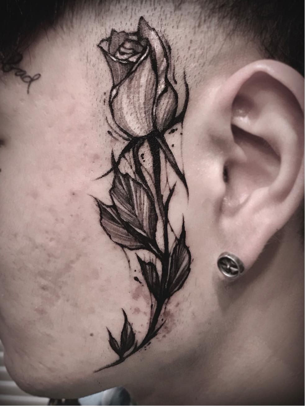#Varo #VaroTattooer #gringo #blackwork #pontilhismo #dotwork #flor #flower #rose #rosa #folha #leaf #botanica #botanical