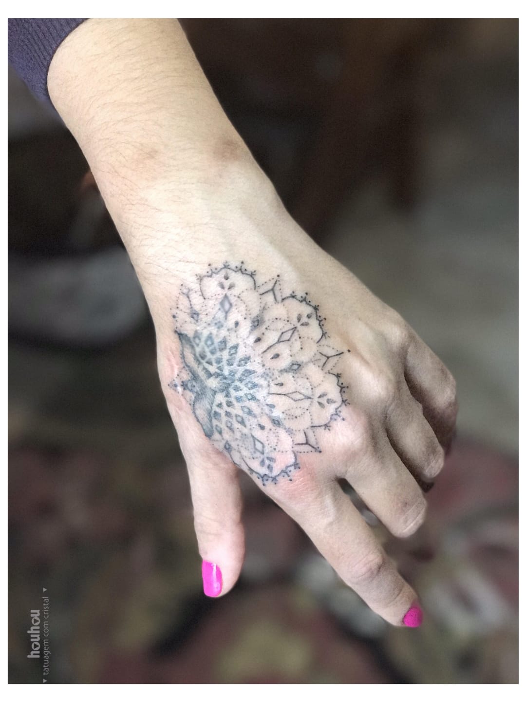 #VerônicaAlves #brasil #brazil #brazilianartist #TatuadorasDoBrasil #handpoke #blackwork #pontilhismo #dotwork #fineline #ave #passaro #bird #mandala