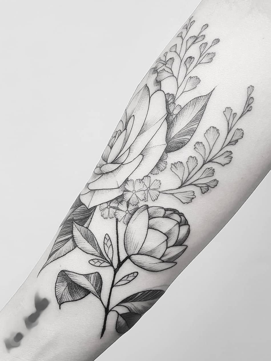 #LeoMarsiglia #brasil #brazil #brazilianartist #tatuadoresdobrasil #blackwork #fineline #pontilhismo #dotwork #flor #flower #folha #leaf #botanica #botanical