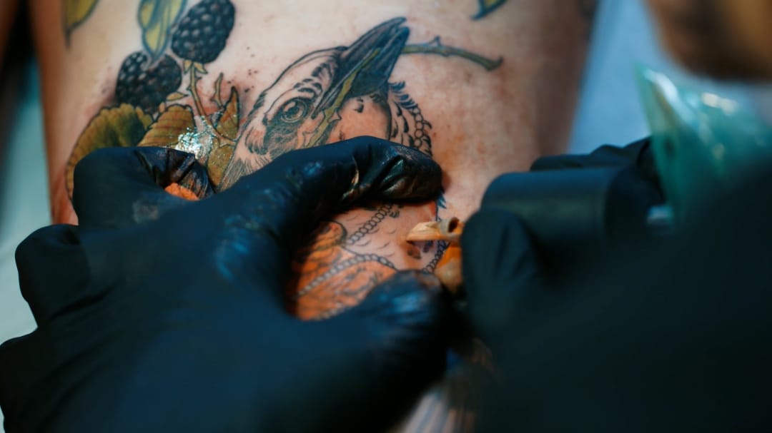 Antony Flemming tattooing #AntonyFlemming #guestartist #thetattooshop #miami #wynwood #tvseries #facebookwatch