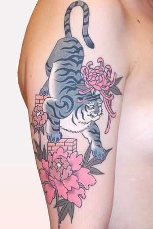 Tattoo by Brindi #Brindi #color #Japanese #traditional #newschool #mashup #color #tiger #stripes #peony #flowers #leaves #nature #cat #landscape #bricks #floral