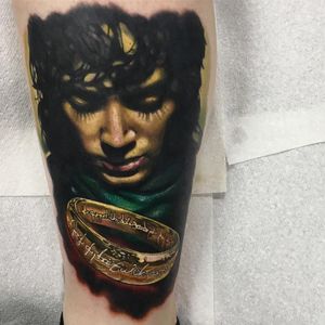Lord of the Rings Tattoo by Alex Rattray #AlexRattray #realism #realistic #hyperrealism #portrait #popculture #LordoftheRings #movietattoo #FrodoBaggins #ElijahWood #thering #Elvish #Elven #gold