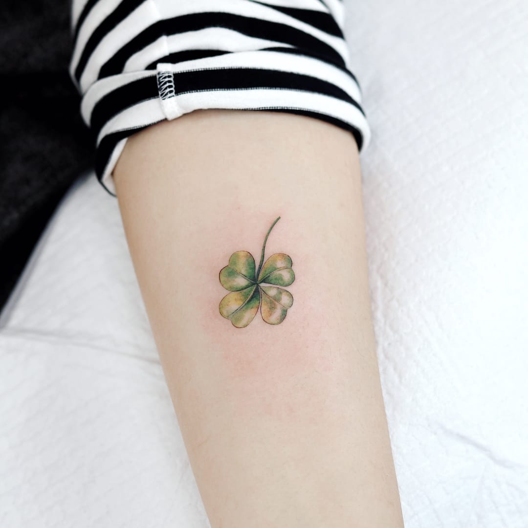 10 Best Small Four Leaf Clover Tattoo IdeasCollected By Daily Hind News   Daily Hind News