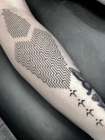 Geometric tattoo by Manawa Tapu #ManawaTapu #geometrictattoos #geometric #sacredgeometry #sacredgeometrytattoo #pattern #line #linework #shapes #ornamental #dotwork