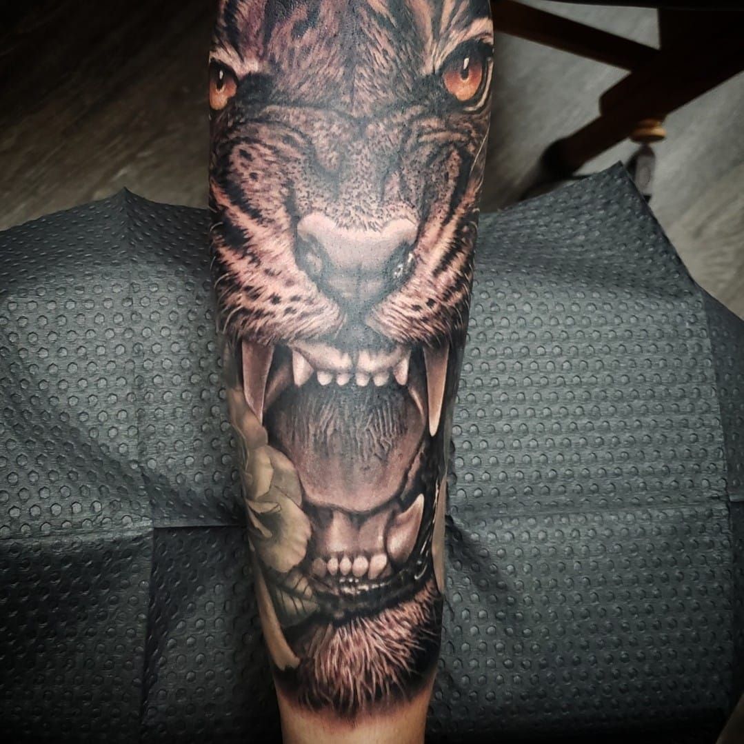 Finished up this inner forearm... - Scars & Stories Tattoo | Facebook