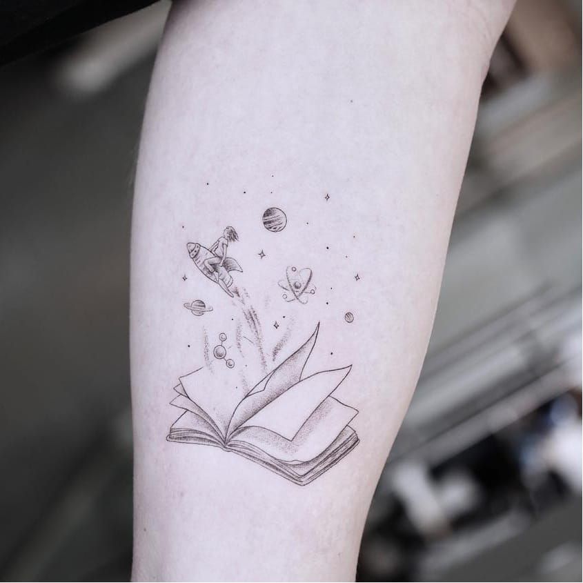 22 Cool Book Tattoo Ideas for Women  Moms Got the Stuff  Bookish tattoos  Book tattoo Reading tattoo
