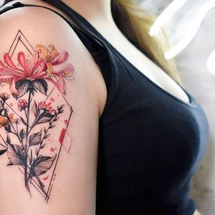 Birth month flower tattoo by Shi Shan Wu #ShiShanWu #honeysuckle #birthmonthflowertattoos #birthmonthflowers #flowertattoo #flowers #florals #petals #blooms #leaves #nature #plant #birthmonth