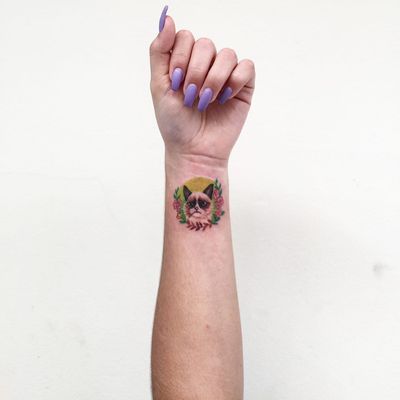 Grumpy Cat tattoo by Geneva Tattoo Artist #GenevaTattooArtist #TardarSauce #GrumpyCat #cat #kitty #petportrait #GrumpyCattattoos #GrumpyCattattoo #cattattoo #meme #petportraittattoo #funnytattoo