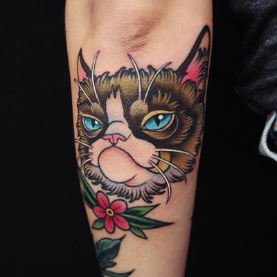 Grumpy Cat tattoo by Linn Aasne #linnAasne #TardarSauce #GrumpyCat #cat #kitty #petportrait #GrumpyCattattoos #GrumpyCattattoo #cattattoo #meme #petportraittattoo #funnytattoo