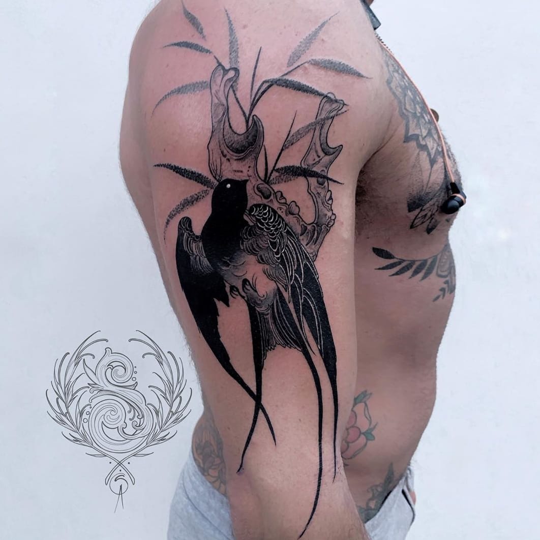 Discover 57+ capital crow tattoo in.cdgdbentre