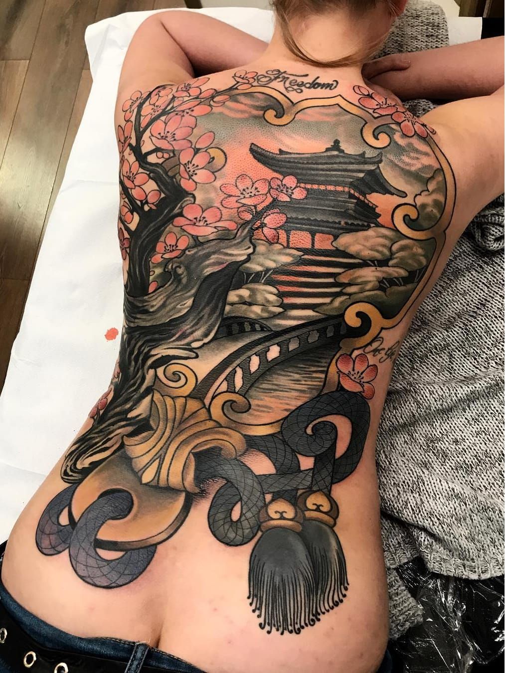Building black and grey leg sleeve, done by Justin Smith in Lewisville, TX  : r/irezumi
