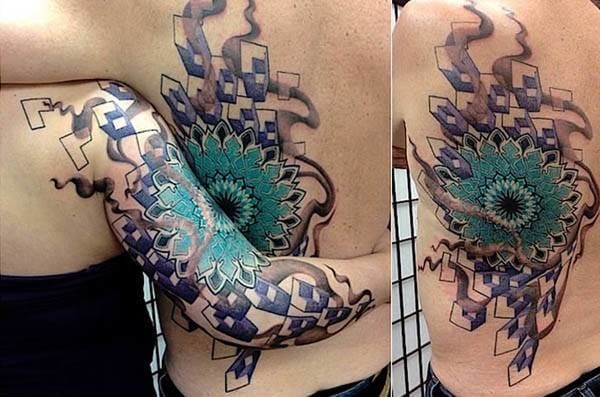 Work in progress and result of this stunning connecting couple tattoo by Maika Houde.