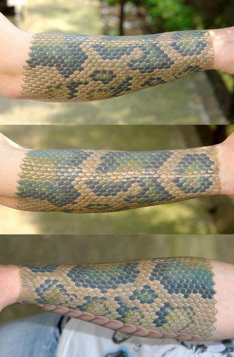 Animal patterns are still very popular. Here a cool snake skin by Ja Sloba. #jasloba #patterns #pattern #patterntattoo #patterntattoos #snake #snakeskin