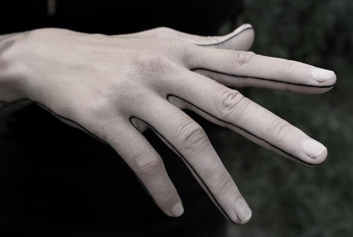 Hand line by Kenji Alucky. #Minimal #LineTattoo #BlackLine