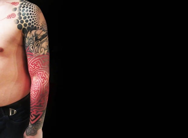 Sleeve by Karolina Czaia #KarolinaCzaia #redink #red #mixstyle