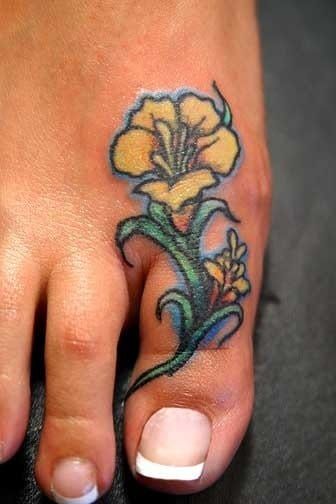 18 Beautiful Flower Toe Tattoos
