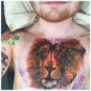 ed sheeran lion tattooThe Brit singer recently posted a photo of the latest addition to his tattoos, a rather large lion chest piece.