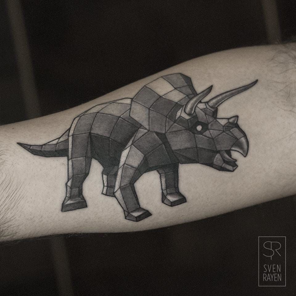 Geometric tattoo by Sven Rayen