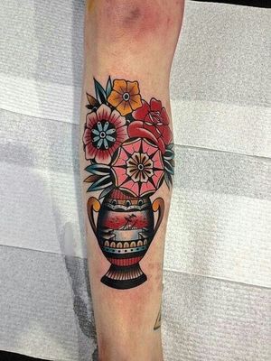 Flower Vase Tattoo, unknown artist
