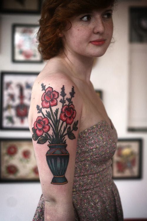 Traditional flower vase tattoo  Traditional tattoo flowers Traditional  tattoo vase Traditional black tattoo
