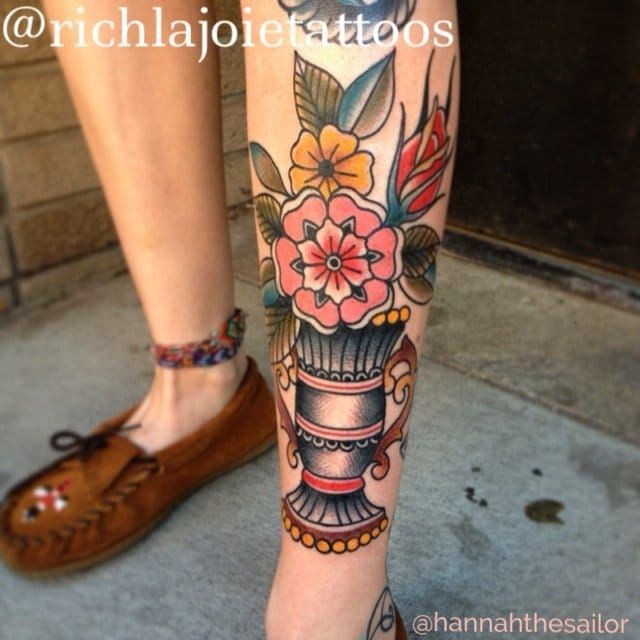 Traditional flower vase tattoo  Traditional tattoo vase Traditional tattoo  flowers Traditional black tattoo