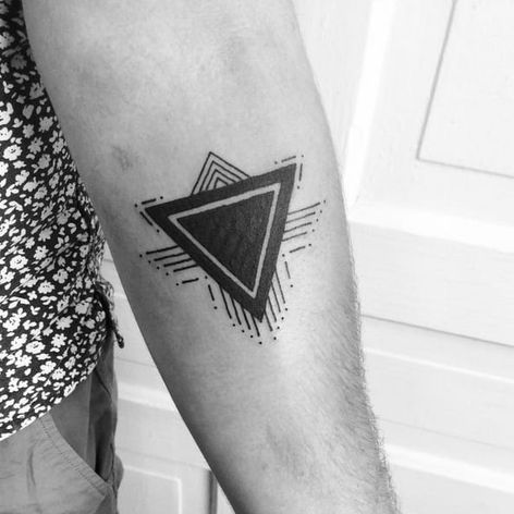 40 Blackwork Tattoos That Go Great Together With SPF • Tattoodo