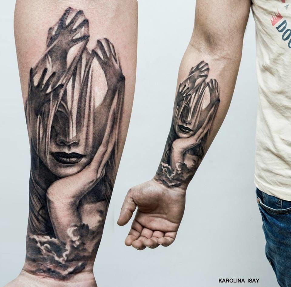 Mysterious tattoo by Karolina Isay.