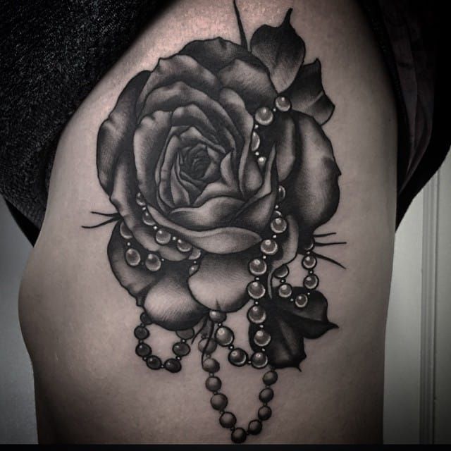 Roses  Pearls Hip Tattoo